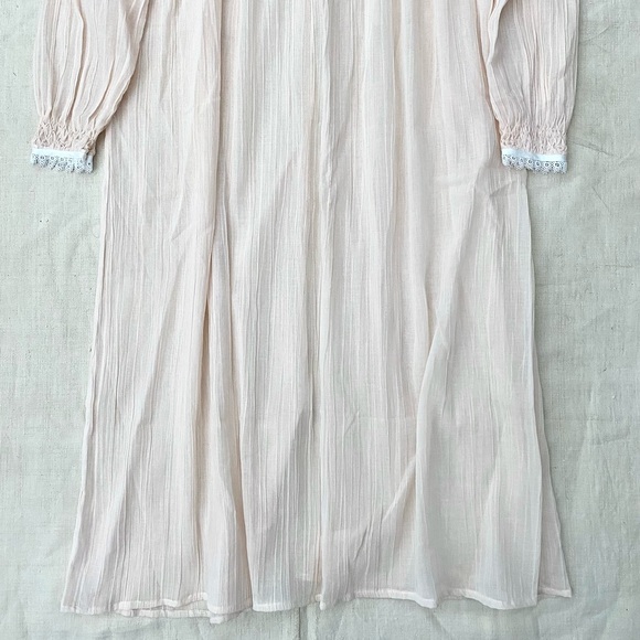 VTG Doen Style Smocked Nightgown - Picture 5 of 8